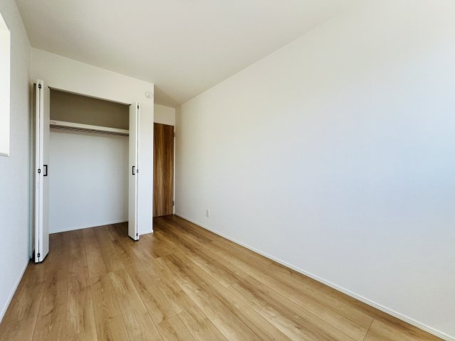 高浜市春日町7丁目3番14『仲介手数料無料』新築戸建ての洋室