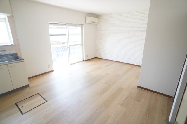 Ｃ＆Ｙ学園前の居間・リビング