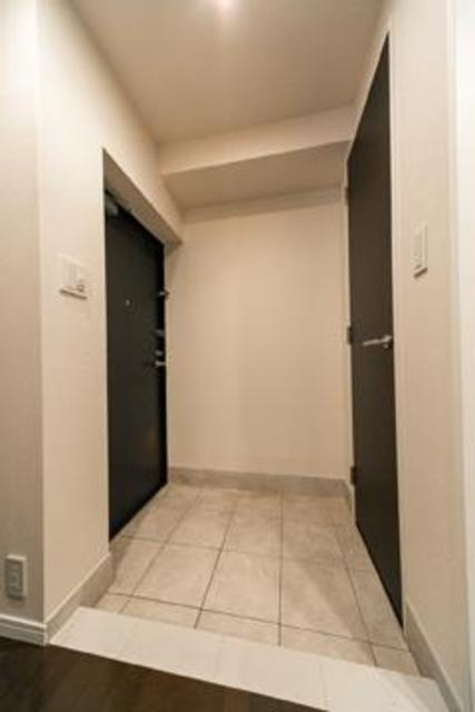 ＰＲＩＭＥ　ＵＲＢＡＮ　東中野　ＣＯＵＲＴの玄関|※写真は同タイプ住戸です。