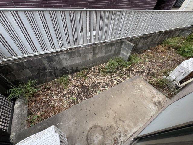 武蔵野市吉祥寺南町４丁目のアパートのバルコニー