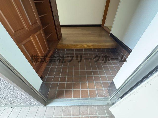 武蔵野市吉祥寺南町４丁目のアパートの玄関