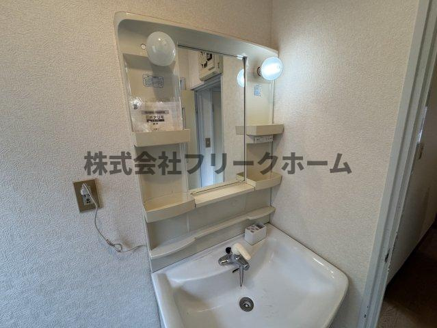 武蔵野市吉祥寺南町４丁目のアパートの洗面所