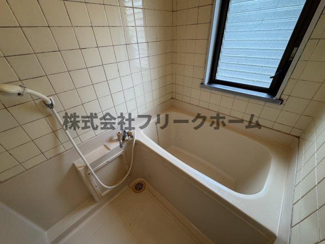 武蔵野市吉祥寺南町４丁目のアパートの浴室