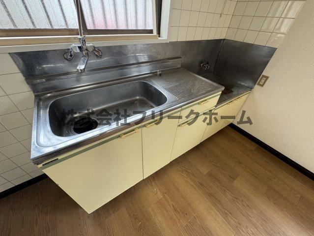 武蔵野市吉祥寺南町４丁目のアパートのキッチン