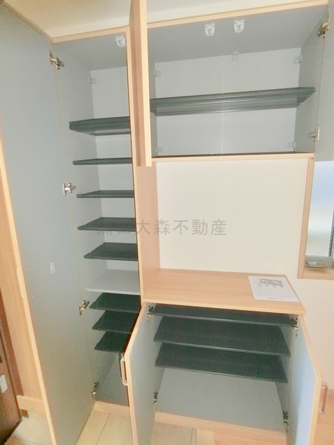 大森東3丁目貸家の収納|玄関　シューズボックス
