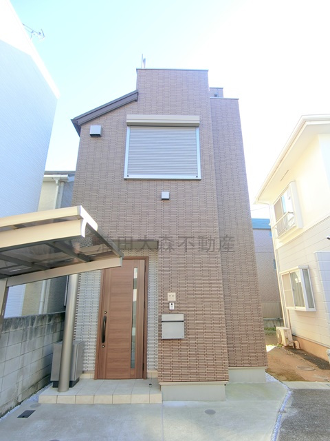 大森東3丁目貸家の外観|2023年3月築　軽量鉄骨造3階建　大田区大森東3丁目　
京急本線大森町駅徒歩15分　東京モノレール羽田昭和島駅徒歩15分