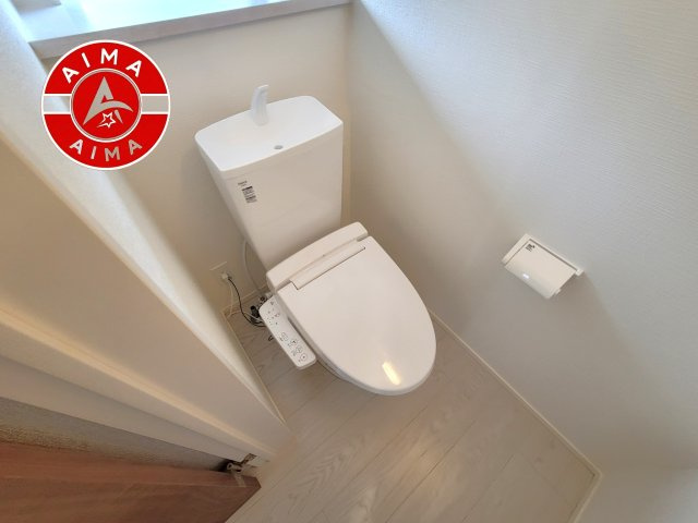 福岡市南区鶴田1丁目第1-2棟（6号棟）の内観：施工例|温水洗浄便座を完備しております。2ヶ所にトイレがあるのは朝の慌ただしい時間も安心です。