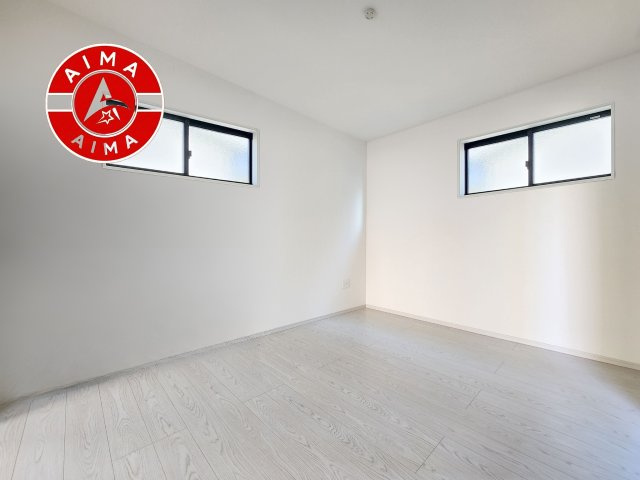 福岡市南区鶴田1丁目第1-2棟（6号棟）の内観：施工例|柔らかい陽光が差し込む明るいお部屋を演出する設計。彩光の取れる窓が気持ちの良いお部屋を創り上げます。