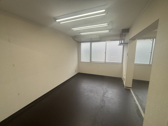 東村山市本町３丁目の店舗事務所の外観