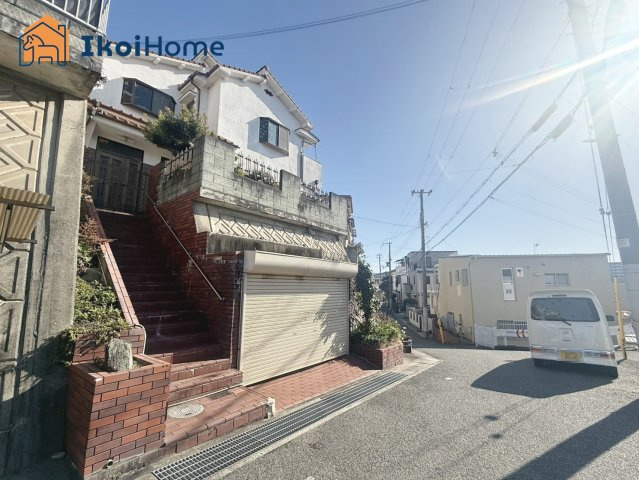 明石市東朝霧丘　中古戸建の前面道路含む現地写真|【ホームページに現地動画掲載中】●年中無休：当日予約可●前面道路西側幅員約5ｍでゆったりしています！