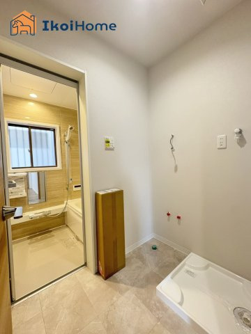 明石市東朝霧丘　中古戸建の洗面所|【ホームページに現地動画掲載中】●年中無休：当日予約可●洗面台も新調されます！洗濯バンも設置済！