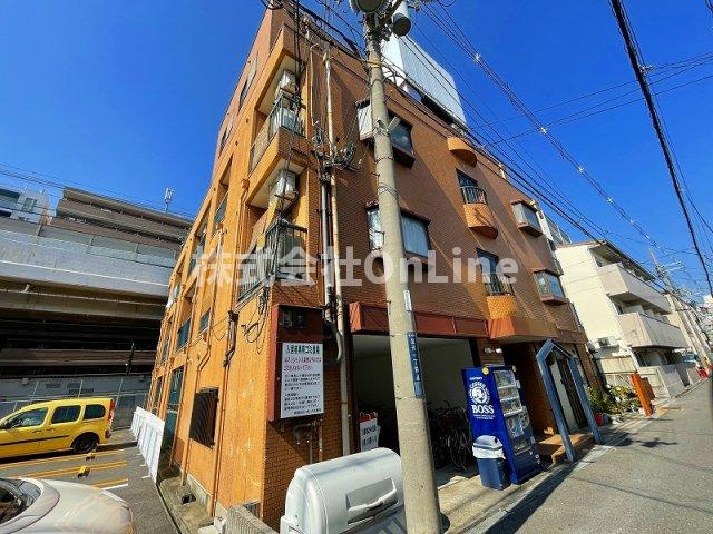足代マンションの外観
