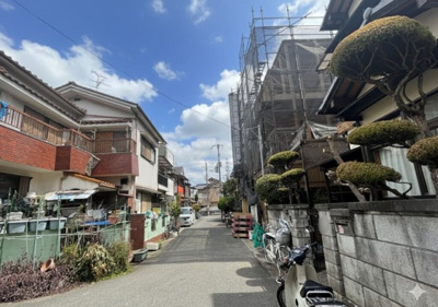 【前面道路含む現地写真】 | 八尾市上尾町三丁目　新築戸建