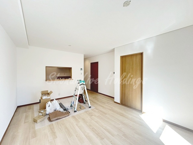 藤沢市弥勒寺３丁目の賃貸マンションの居間・リビング