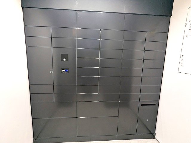 SEASON FLATS新御徒町EASTの設備|タッチキーのメールBOXと宅配BOX