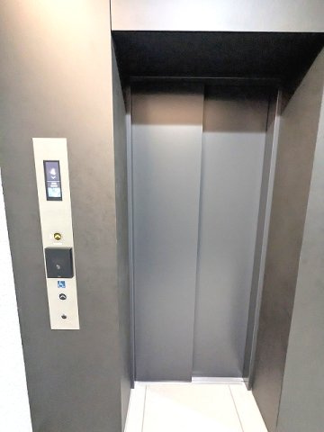 SEASON FLATS新御徒町EASTの設備|エレベーターもタッチキーがないと作動せず入居階のみ停止の防犯モニター付セキュリティエレベータ