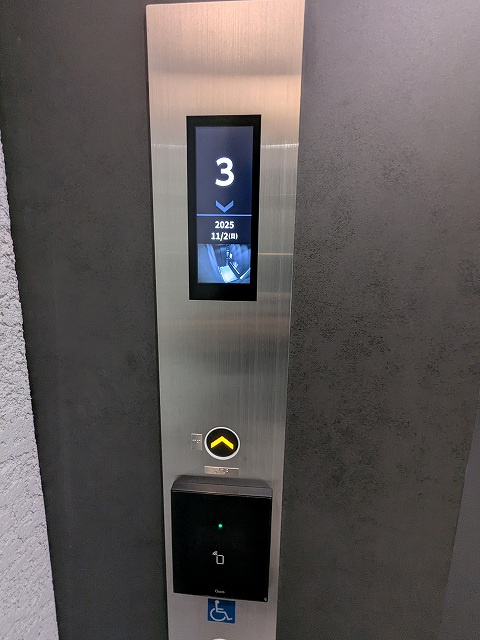 SEASON FLATS新御徒町EASTの設備|エレベーターもタッチキーがないと作動せず入居階のみ停止の防犯モニター付セキュリティエレベータ