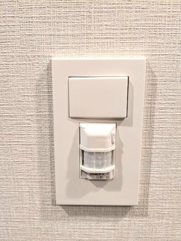SEASON FLATS新御徒町EASTの設備|人感センサー付玄関ライト