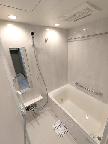 SEASON FLATS新御徒町EASTの浴室|追焚オートバス、浴室換気乾燥機付