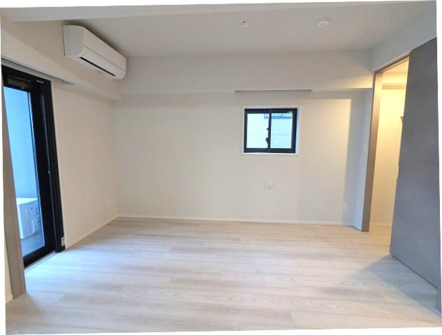 SEASON FLATS新御徒町EASTの設備|洋室、南向きバルコニーに面した角部屋2面採光の明るい室内、エアコン・ウォークインクローゼット付き