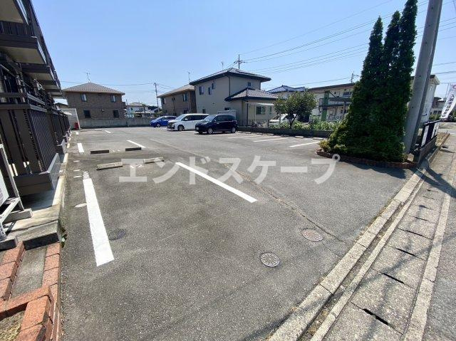 カーサＨＡＫＯＤＡの駐車場|高崎、前橋、伊勢崎エリアのお部屋探しはエンドスケープまで！お客様の理想お聞かせ下さい♪