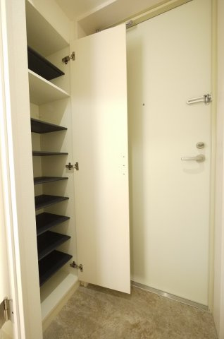 Le Maraisの玄関|※写真は別の部屋のものです。