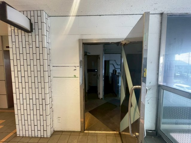 大門ビルのエントランス