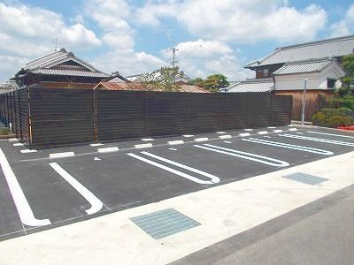 ドルチェの駐車場