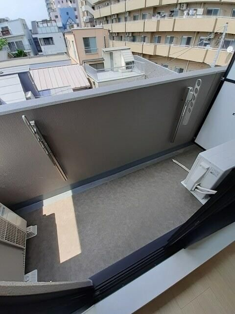 スピティ根津のバルコニー