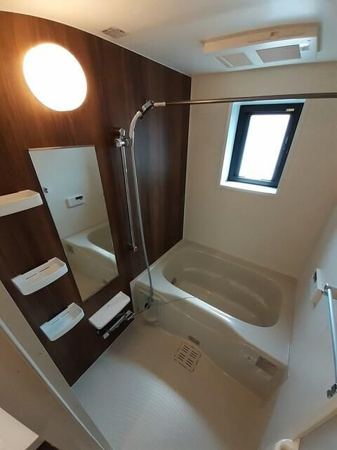 スピティ根津の浴室