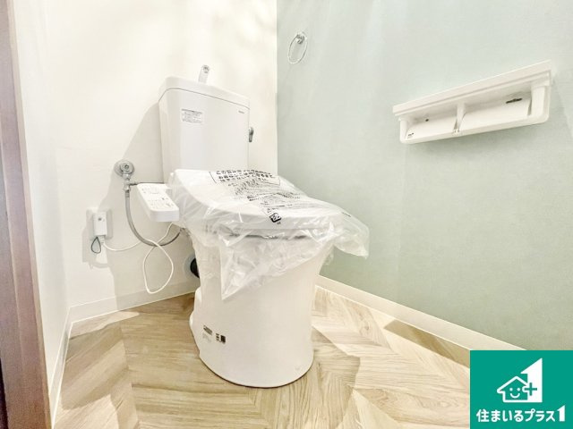 APAガーデンコート鳳西壱番館のトイレ|シャワー洗浄機能付トイレは標準仕様。冬場は暖かシートヒーターも装備！
表面コートでキレイ長持ち！省エネ節水仕様の温水洗浄トイレ！