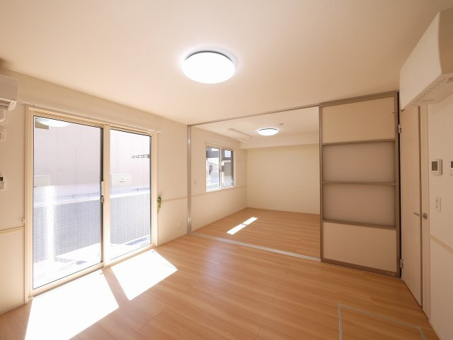 サニーソレイユの居間・リビング|ゆったりとした居間です