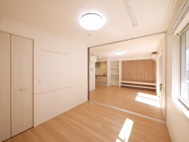 サニーソレイユの洋室|広々とした洋室です