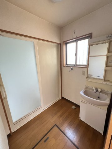 北中沢貸家015の独立洗面台