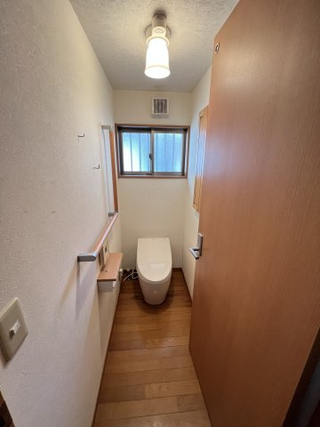 北中沢貸家015のトイレ