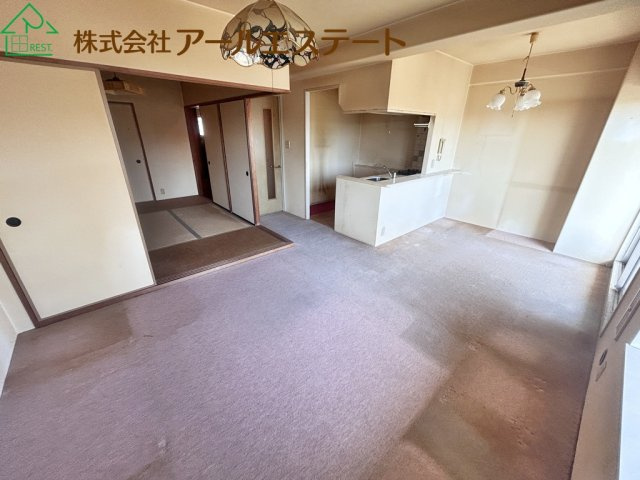 サンシティ本荘壱番館　　山陽電鉄「播磨町駅」徒歩3分の居間・リビング