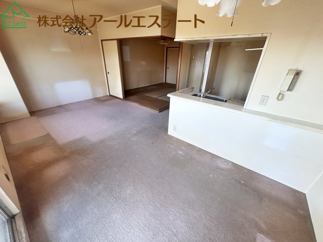 サンシティ本荘壱番館　　山陽電鉄「播磨町駅」徒歩3分の居間・リビング