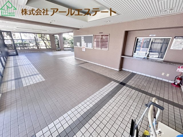 サンシティ本荘壱番館　　山陽電鉄「播磨町駅」徒歩3分のエントランス