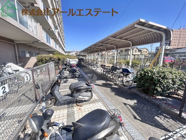 サンシティ本荘壱番館　　山陽電鉄「播磨町駅」徒歩3分の駐車場