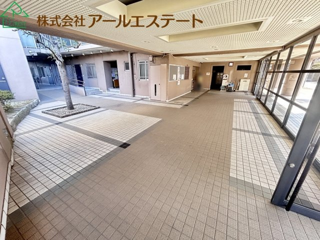 サンシティ本荘壱番館　　山陽電鉄「播磨町駅」徒歩3分のエントランス
