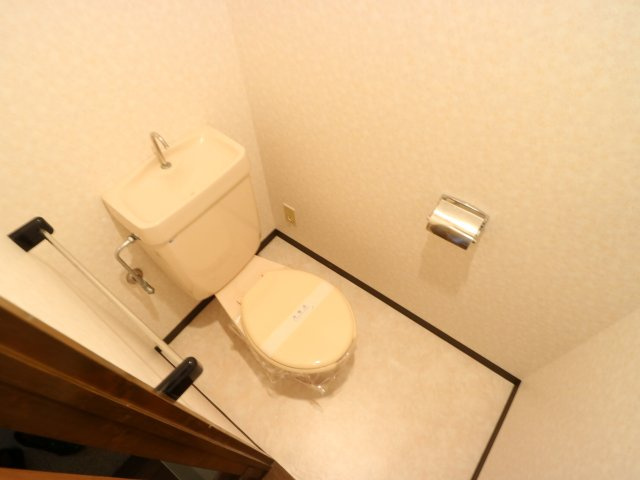 アップルハウスのトイレ|他号室の写真の為異なる場合は、現況優先とします。