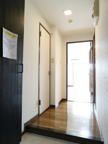 アップルハウスの玄関|他号室の写真の為異なる場合は、現況優先とします。