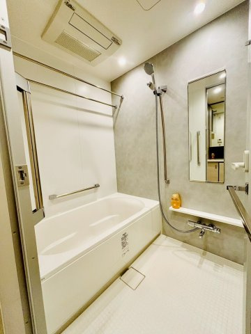 SKY DUO PARK VILLAGE T棟  33階の浴室|1418サイズのゆとりのあるバスルームです。