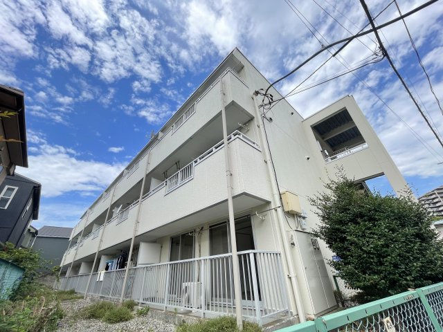 キャトル白山の外観