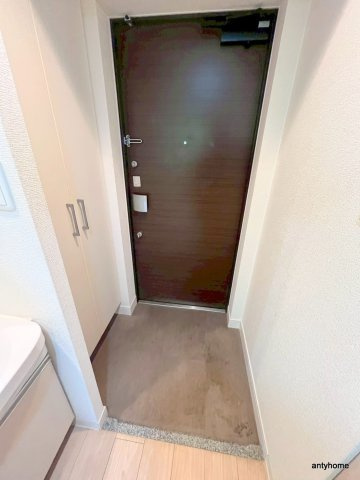プレサンス難波元町　仲介手数料無料の玄関