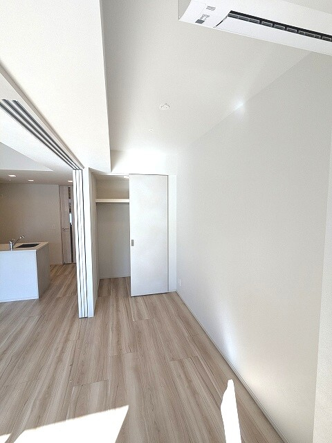 LEFOND PROGRES秋葉原マークスの設備|洋室、南向き日当り良好、エアコン・ウォークインクローゼット