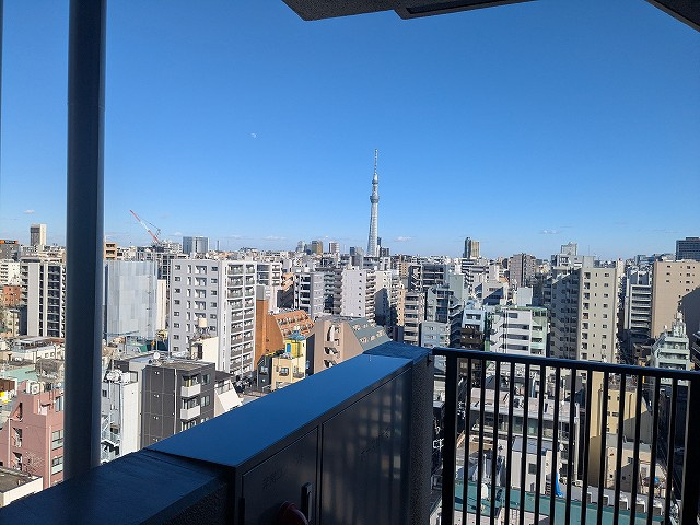 LEFOND PROGRES秋葉原マークスの設備|上層階の非常階段からスカイツリー隅田川花火見えます