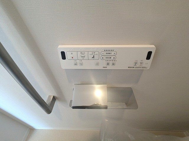 LEFOND PROGRES秋葉原マークスの設備|スマホストレージがあり便利な温水洗浄便座です