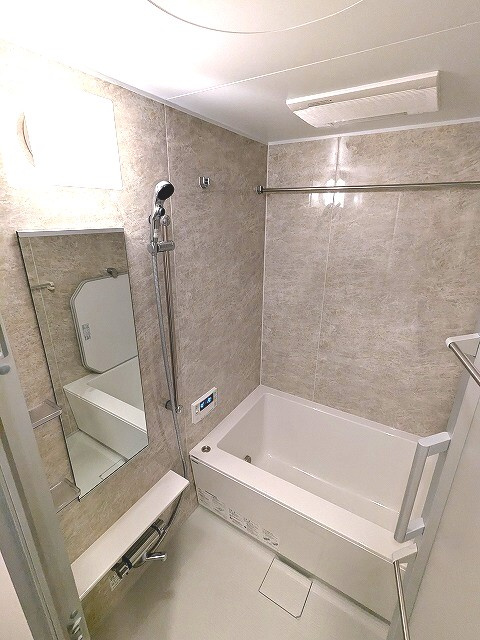 LEFOND PROGRES秋葉原マークスの浴室|追焚オートバス、浴室換気乾燥機、スライドバー付シャワー水栓