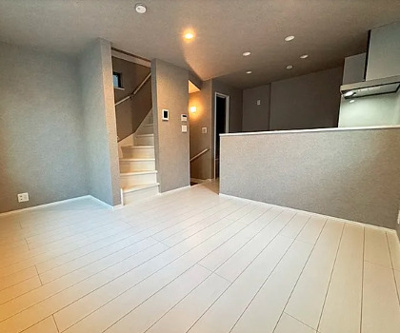 【居間・リビング】 | 西日暮里6丁目戸建 | ゆったり過ごせる居間です